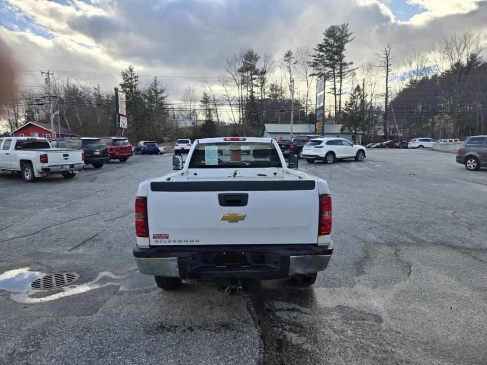 2014 white Chevrolet Silverado 3500 with an 6.0 engine, AUTOMATIC transmission, located at 27 Main St., Norway, MD, 04268, (207) 743-0900, 44.199795, -70.530807 - 2014 Chevy Silverado 3500 Reg Cab WT 6.0 Pw, Pl, Pm, A/C, 9.6 Fisher X-Stream V Staivles Plow 40k--------$28,995.00 - Photo #3